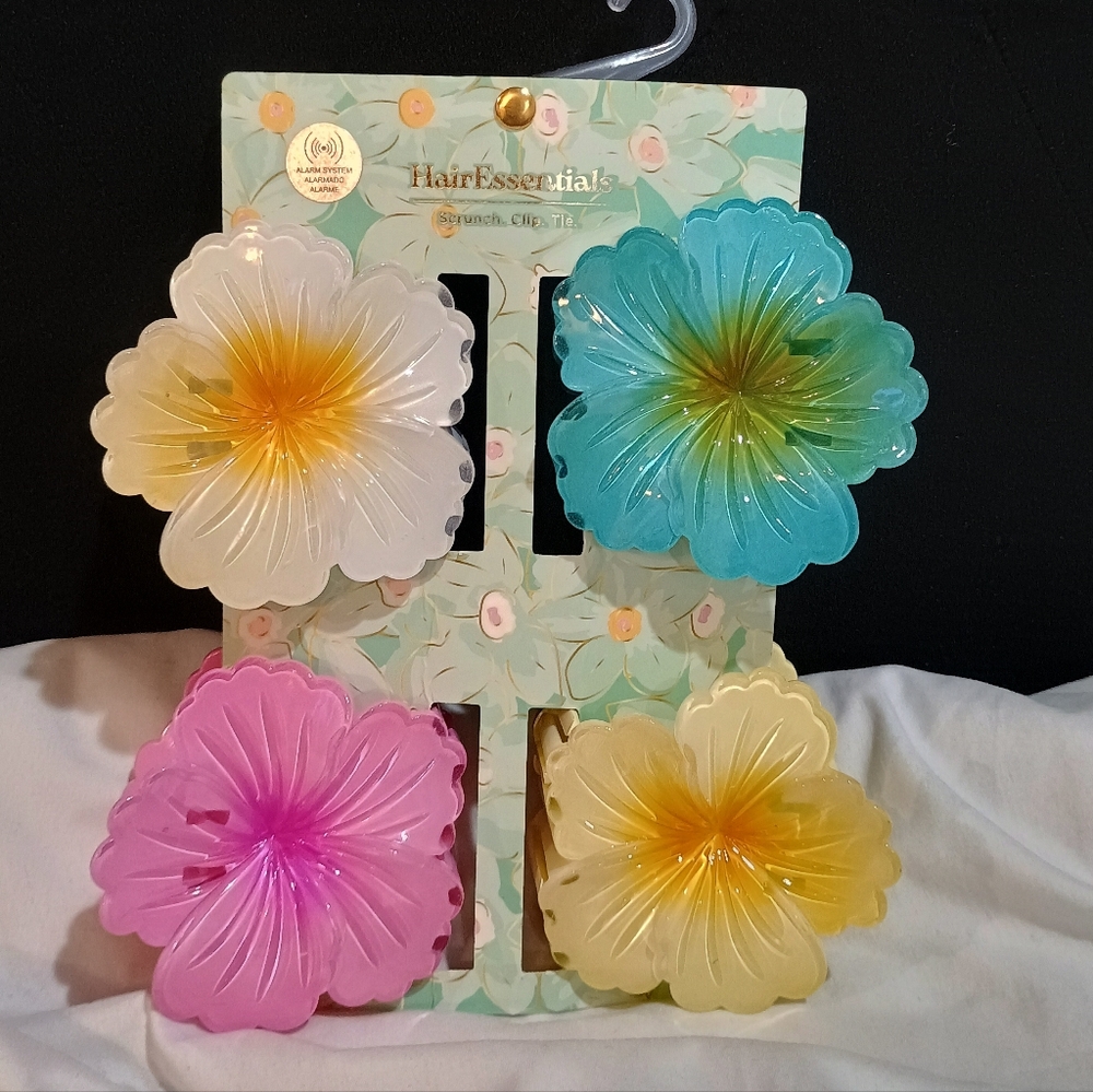 New Hair Essentials Hawaiian Vacation Four Pack Hair Clips